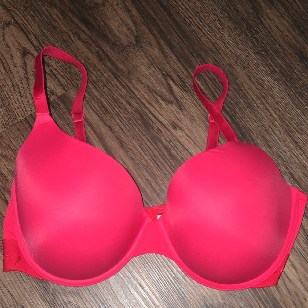 Victoria's Secret PINK Wear Everywhere Push-up Bold Red Bra